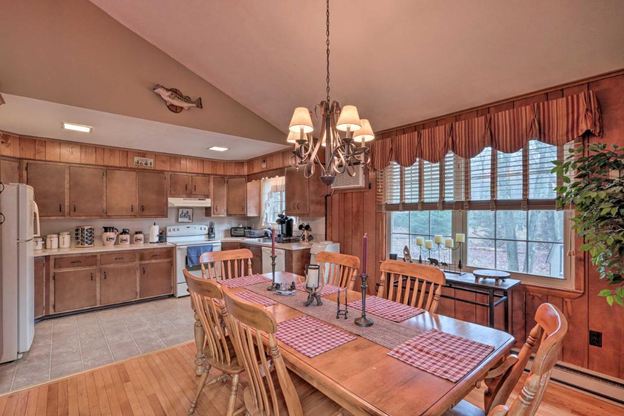 Poconos Home With Game Room Walk To Lake Harmony! Bagian luar foto