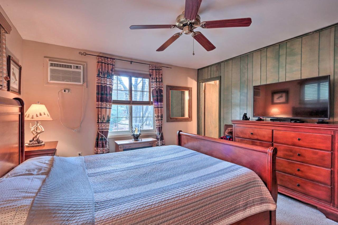 Poconos Home With Game Room Walk To Lake Harmony! Bagian luar foto